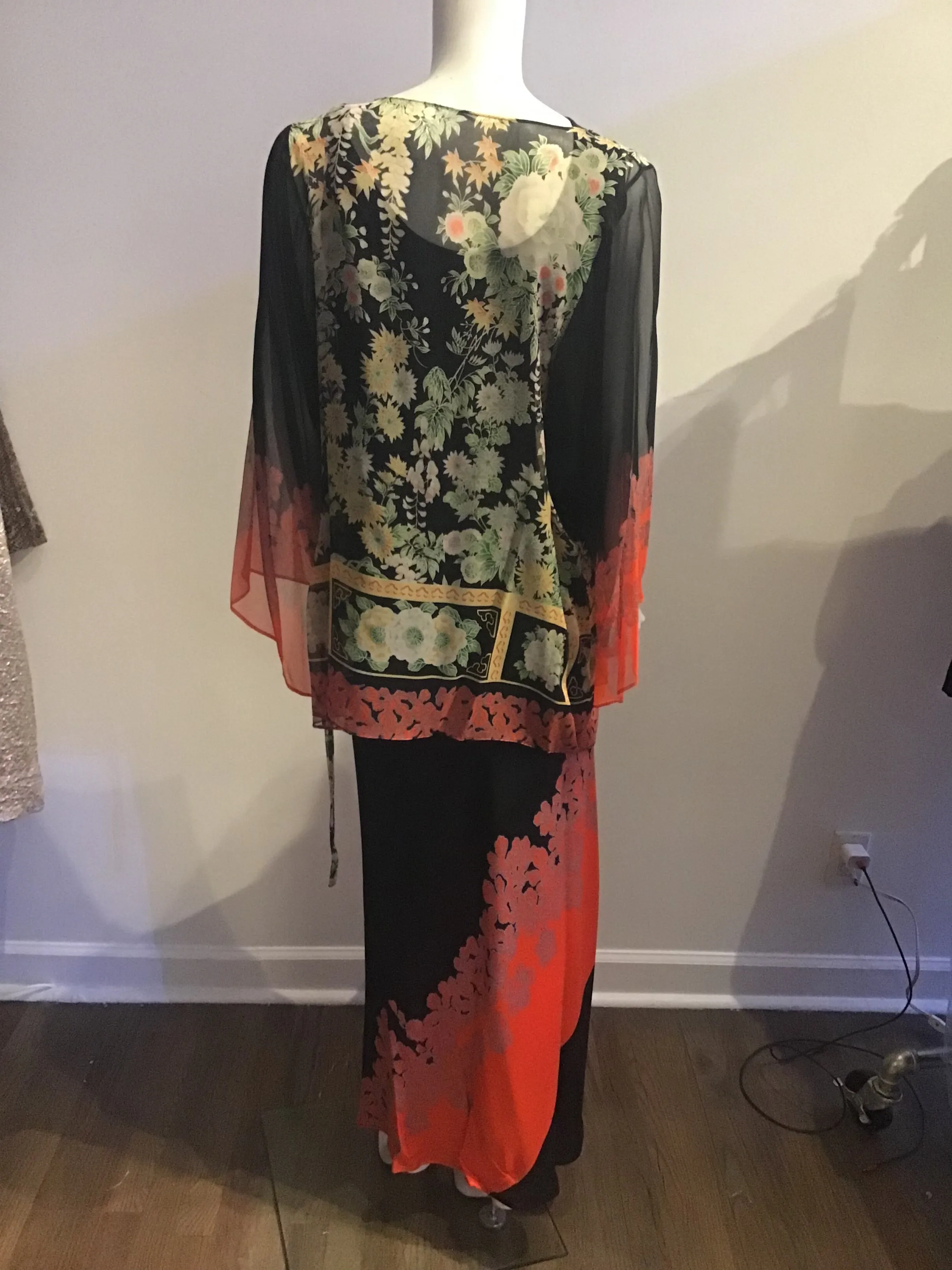 1970s Black, Orange,& Green Silk Chiffon Asian Inspired 2 piece Evening Gown size 6-8